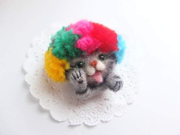 「あっかんべーにゃんアフロ猫」グレー☆羊毛フェルト 3枚目の画像