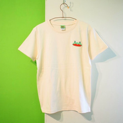 E*group T-shirt 阿蛙頭 電繡款 米色tee 第2張的照片
