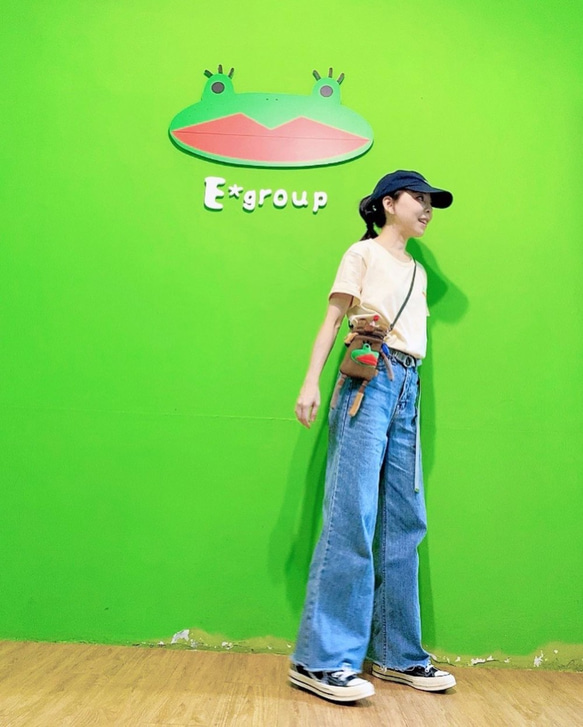 E*group T-shirt 阿蛙頭 電繡款 米色tee 第8張的照片