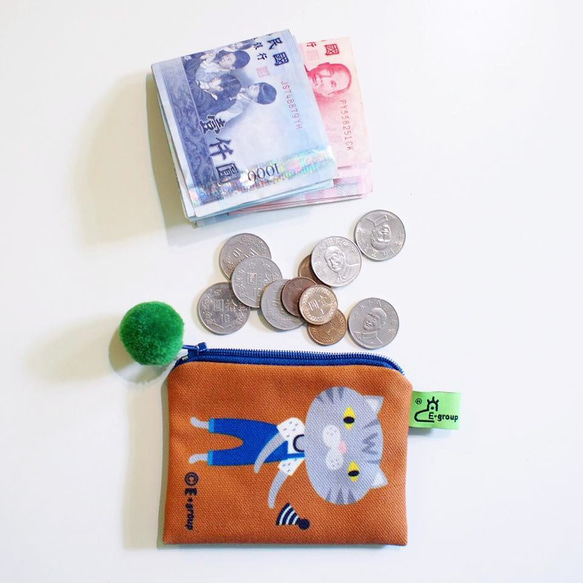 E*group 小方塊包 雙面設計 (草莓焦糖） 零錢包 鑰匙包 卡片包 貓 送禮 禮物 售價＄350 優惠＄299 第6張的照片