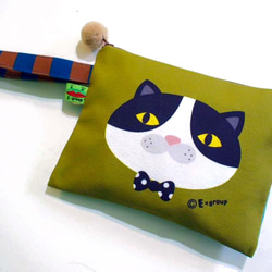E*group 手提方塊包 （咖啡抹茶）雙面設計  收納袋 萬用包 手提包 化妝包 貓  售價＄499 優惠＄420 第3張的照片