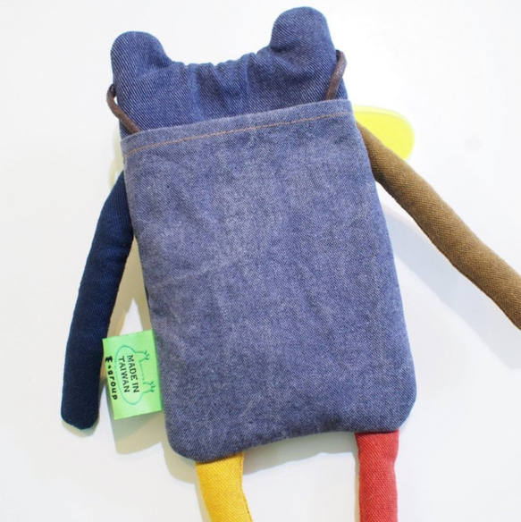 E*group  優惠活動  售價＄1680 優惠$990  水洗口水手機袋  深藍 手機袋 第3張的照片