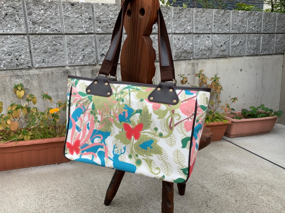 北欧ファブリック　トートバッグ　ユートラドゴッド