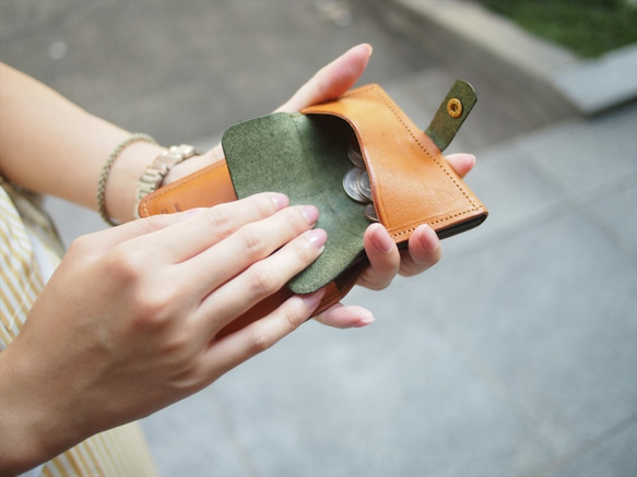 『名刺入れサイズの小さな財布』育てる愉しさがある カラーミックスミニ財布 牛革 コンパクト 4枚目の画像