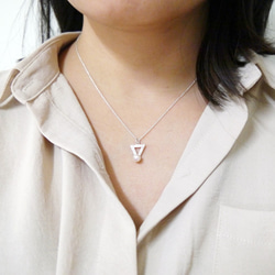 三角形のエレガントなパール付きネックレス SV925【受注生産】 4枚目の画像