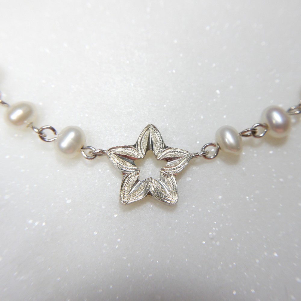 星の花と真珠のネックレス