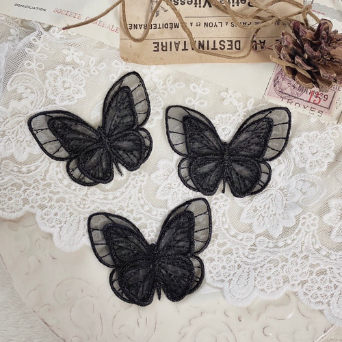黒い刺繍ジャケット 花と蝶のデザイン ツイルフラワー刺繍ジャケット≪手洗い可能≫ | VICKY（ビッキー