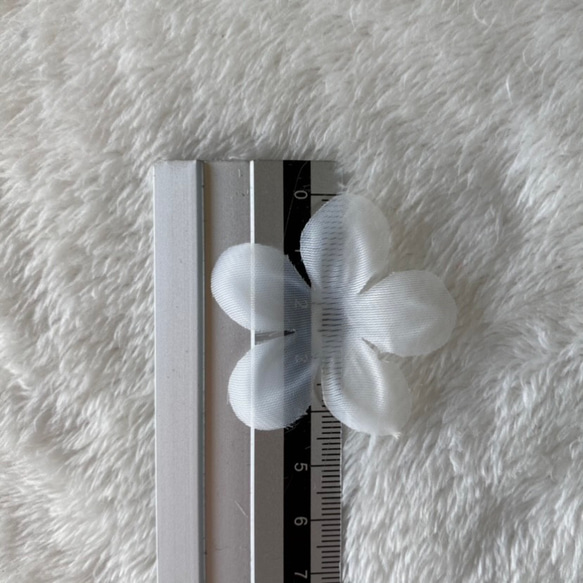 6枚セット オーガンジー フラワー 花 モチーフ 白 BK201250 ハンドメイド 手芸 素材 材料 3枚目の画像