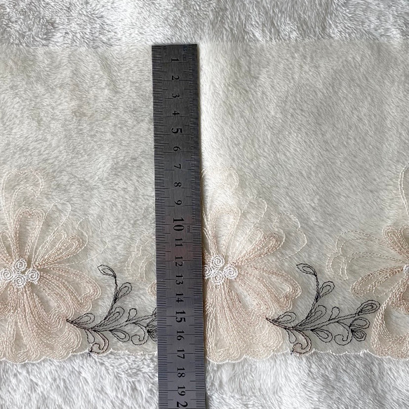 1m 広幅 美しい 花 フラワー 刺繍 チュールレース ベージュ BK210409 ハンドメイド 手芸 素材 材料 4枚目の画像