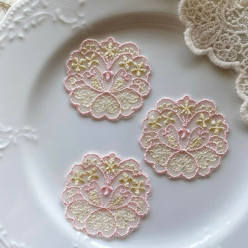 ♡ レースアップリケロゴフーディ♡ A'GEM/9 × .kom『LARTIGENT/ラーティゼン』LO APPLIQUE