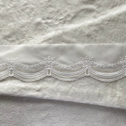 1m 金糸いり 美しい 花 フラワー刺繍 チュールレース 白 BK210730 ハンドメイド 手芸 素材 材料 3枚目の画像