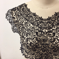 華やか 特大 ケミカルレース衿 アップリケ モチーフ 黒 BK180522 ハンドメイド 手芸 素材 材料 ドレス 2枚目の画像