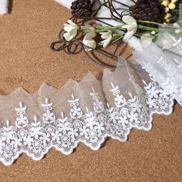 1m お花 刺繍 チュールレース 白 BK180707 ハンドメイド 手芸 素材 材料 DIY 1枚目の画像