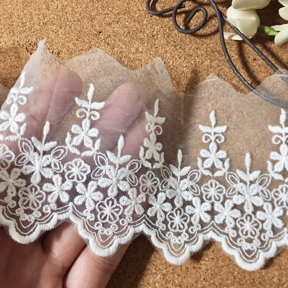 1m お花 刺繍 チュールレース 白 BK180707 ハンドメイド 手芸 素材 材料 DIY 2枚目の画像