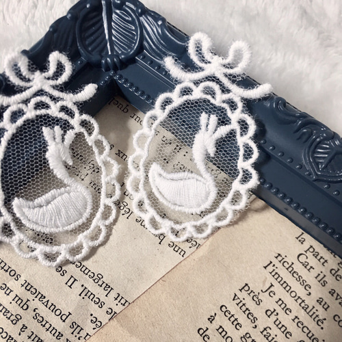 再入荷＊2枚セット スワン 白鳥 チュール刺繍 レースモチーフ 白