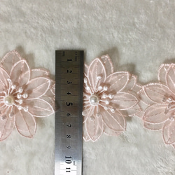 30cm単位(花4個) パール付き オーガンジー 刺繍 花 レースブレード モチーフ BK190709 ハンドメイド 4枚目の画像