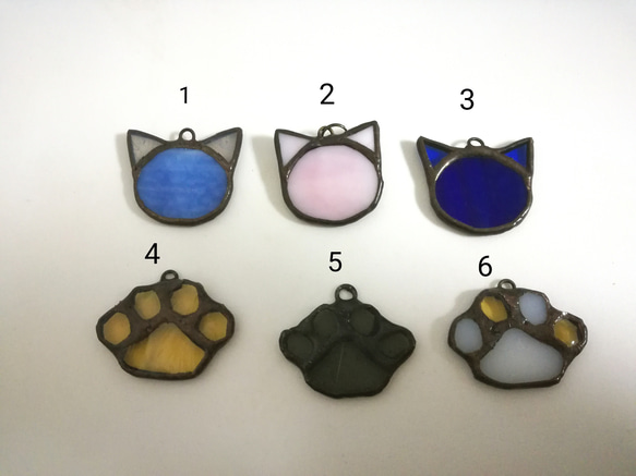 Stained Glass/猫or肉球 イニシャルチャーム付きキーホルダーorストラップ 2枚目の画像