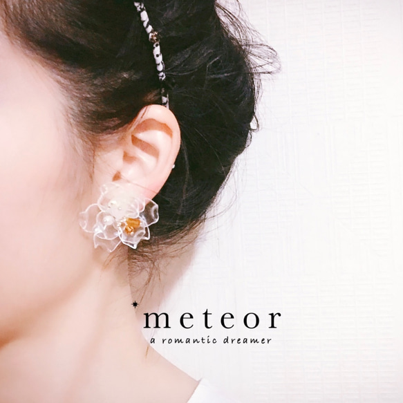 METEOR JEWELRY 一朵花垂墜式耳環（一對） 第3張的照片