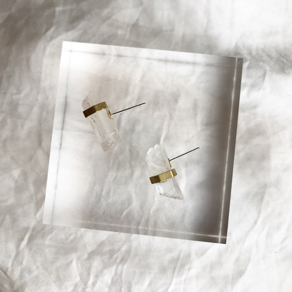 METEOR JEWELRY 極簡黃銅水晶透明耳環 《極簡系列》 第2張的照片