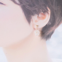 14kgf Mizore earrings Jade White・ゆれるみぞれのピアス/イヤリング（ジェイドホワイト） 3枚目の画像