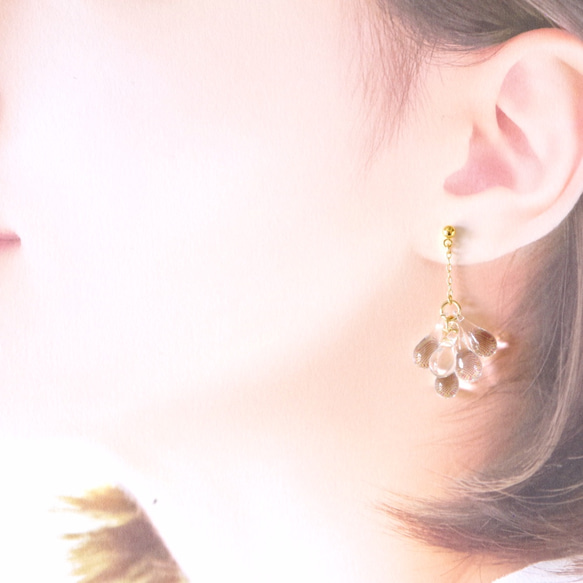 【こけしの蚤の市】Raindrops long earrings(Gold色金具）ピアス/イヤリング 3枚目の画像