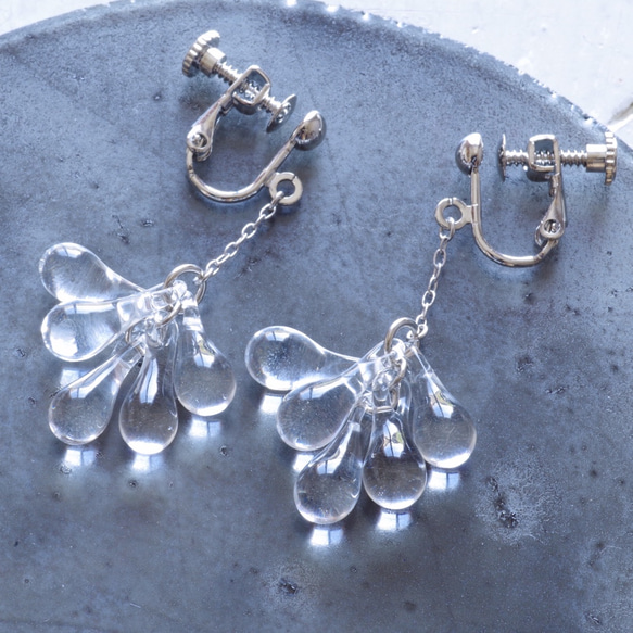 【こけしの蚤の市】Raindrops long earrings(Silver色金具）ピアス/イヤリング 2枚目の画像