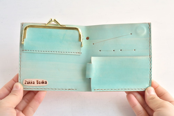 革の手染め財布　「キャンディ No.13（がま口の二つ折り財布）」 5枚目の画像