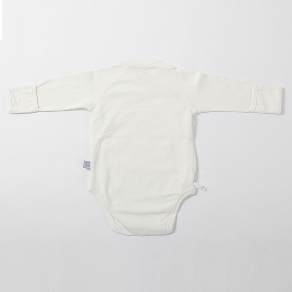 Viridityオーガニックコットン。新生児ピンクの包帯のジャンプスーツの部門 - 白 2枚目の画像