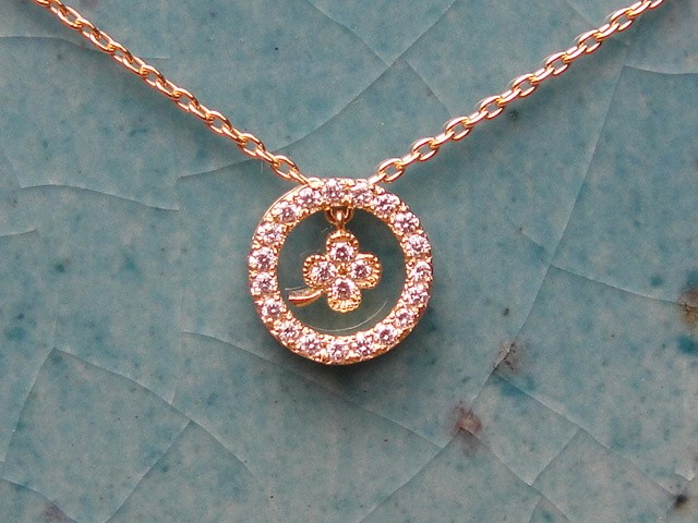 エターナルサークルペンダントトップ （クローバーK18YG/ダイヤ） 35,750円