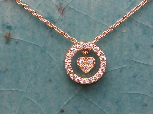 エターナルサークルペンダントトップ （ハートK18YG/ダイヤ）