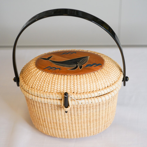 送料無料》漆作家クジラ手描きナンタケットバスケット9インチオーバル