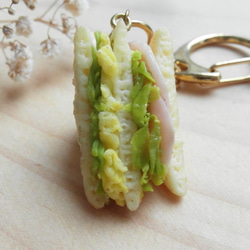日本樹脂黏土 吃飽飽三明治鑰匙圈 第1張的照片