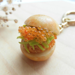 日本樹脂黏土 愛吃漢堡包鑰匙圈 第2張的照片