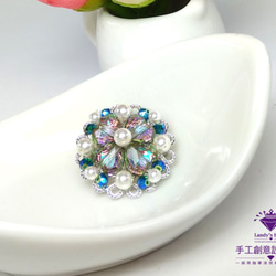 Landy House【手工創意設計精品】施華洛世奇元素SWAROVSKI~編織幸運草別針 第1張的照片