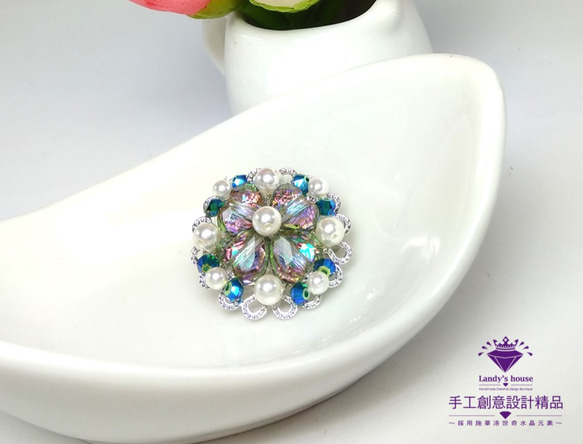 Landy House【手工創意設計精品】施華洛世奇元素SWAROVSKI~編織幸運草別針 第1張的照片