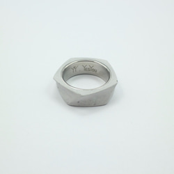 【印象】扭轉造型水泥不鏽鋼簡約戒指(原色) 第1張的照片