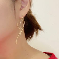 Gold wave×circle ノンホールピアス・ピアス 2枚目の画像