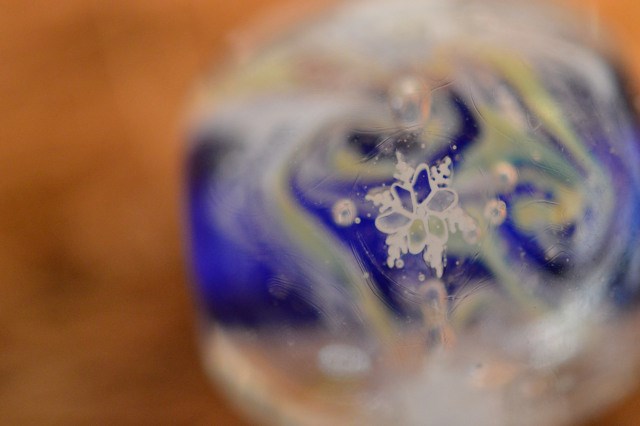 とんぼ玉「snow crystal」
