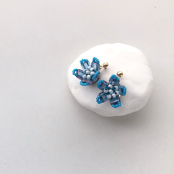 small flower (blue)ピアス・イヤリング 2枚目の画像