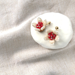 small flower (ivory×red)ピアス・イヤリング 3枚目の画像