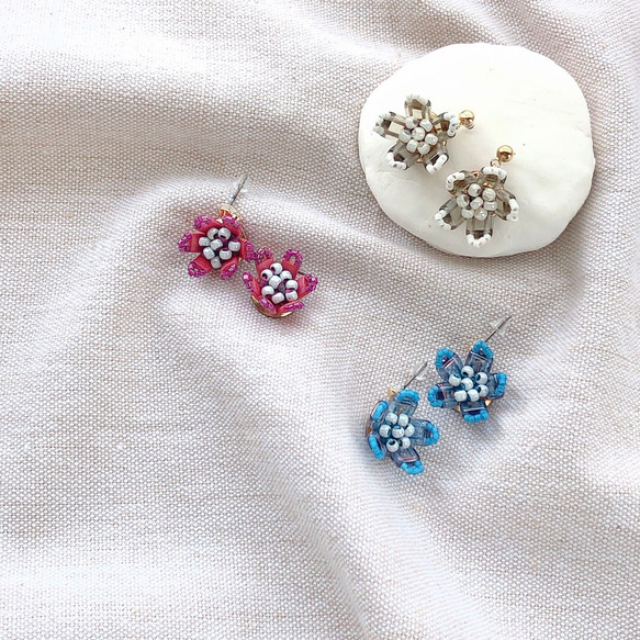 【受注制作】small flower (white×gray)ピアス・イヤリング 6枚目の画像