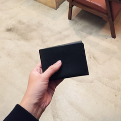 Oct 十月製作所 - 黑色植鞣皮革短夾 Artless Wallet in Black 第2張的照片