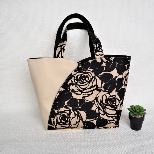 チューリップバック　薔薇柄❣️ ハンドメイド❣️ ☆チューリップバッグ☆ 大人気！！ シックなバラ柄と無地のバイカラー