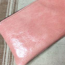 ゴード革(山羊)Lファスナー長財布：不規則な光沢感：桜ピンク色 5枚目の画像