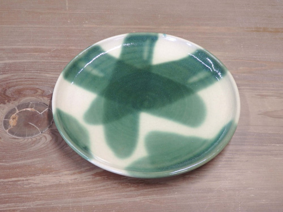 ◆緑釉のプレート、大皿・流し掛け◆ 1枚目の画像