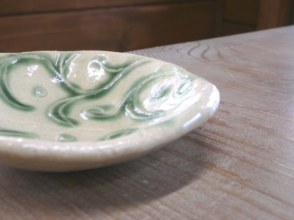 ◆植物レリーフの豆皿・グリーン模様◆ 3枚目の画像