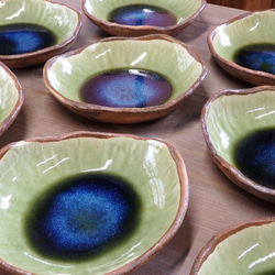 ◆緑釉の中皿◆ 1枚目の画像