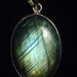 特大拉長石Labradorite 墜子 #O2小店舖 第1張的照片