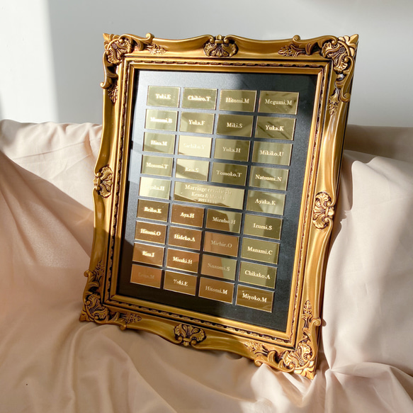 結婚証明書　10〜76名様まで ミラー名入れ彫刻 ゴールド額縁　 1枚目の画像