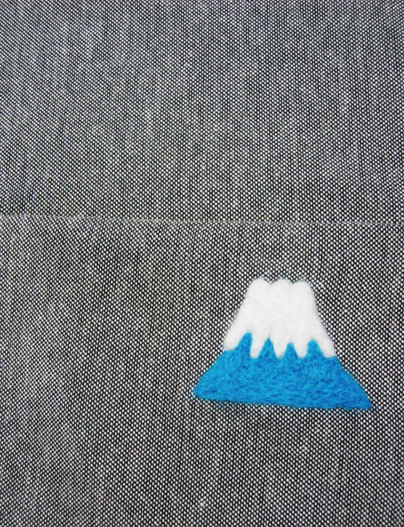 ●富士山のウールフェルトエプロン（厚手の綿織物グレー）__ zuozuo製手作りウールフェルトエプロン 7枚目の画像